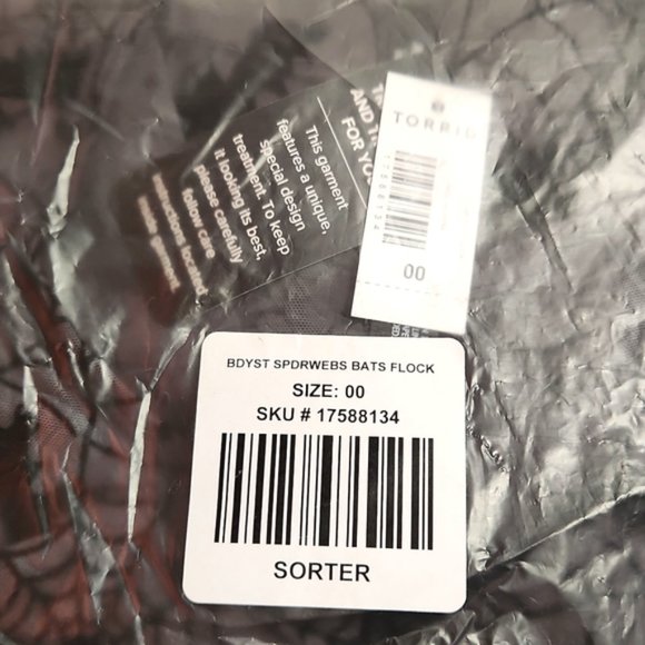 ♥️NWT VINTAGE TORRID BODYSUIT LINGERIE - SPIDERWEBS BATS - SHEER MESH HALLOWEEN - Picture 9 of 11